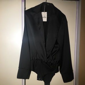 Black long sleeve V-neck